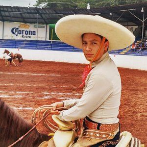 Meet your Posher, Fredi